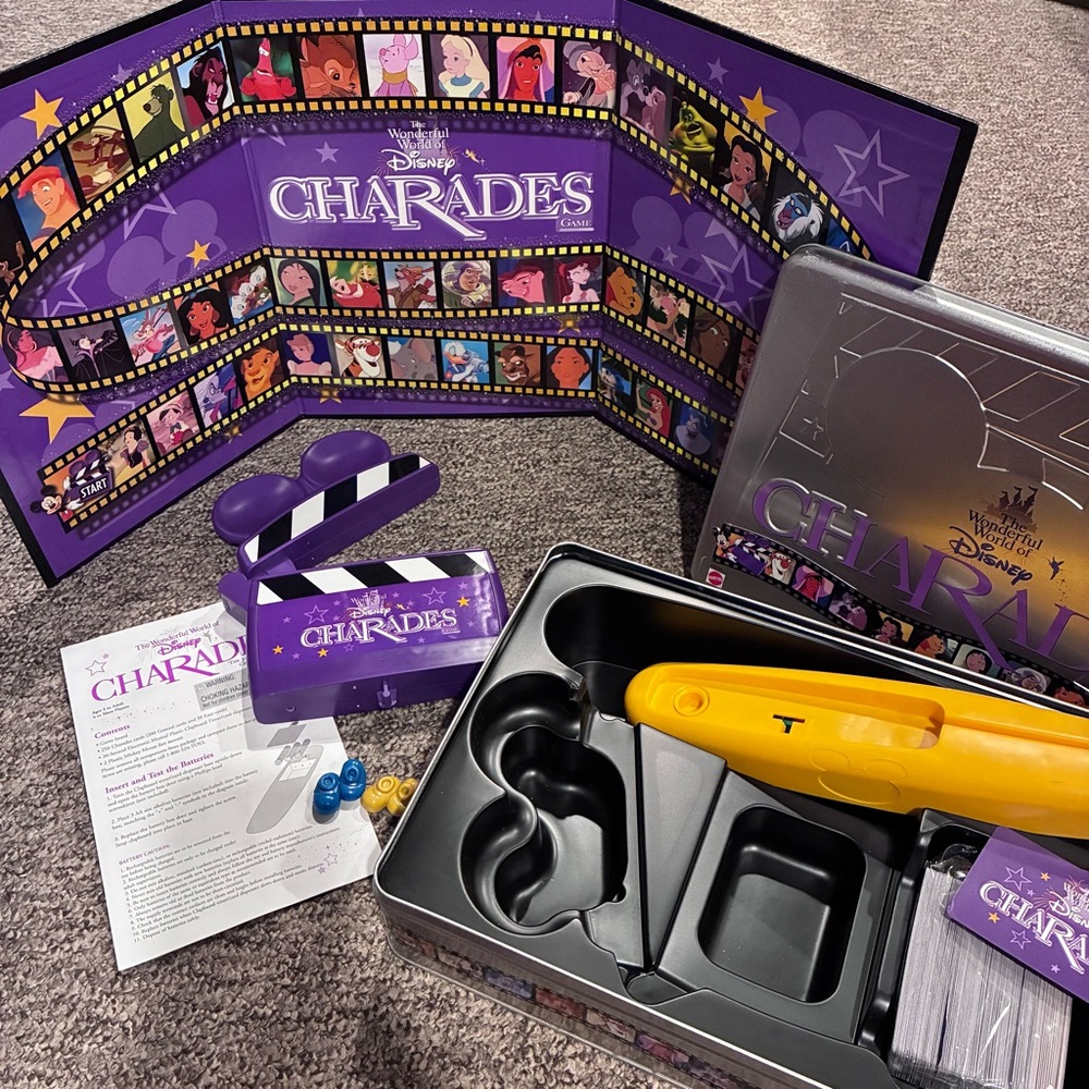 The Wonderful World of Disney CHARADES Mattel #42298, Complete, like new. WORKS